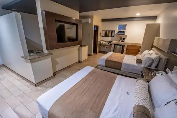 Hotel Eiffel Ensenada Features and Amenities